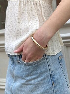 Brandy Melville Gold Bangle Bracelet⭐️⭐️